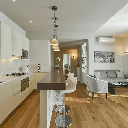 - Ponte Vecchio Guelfo Apartment Florence